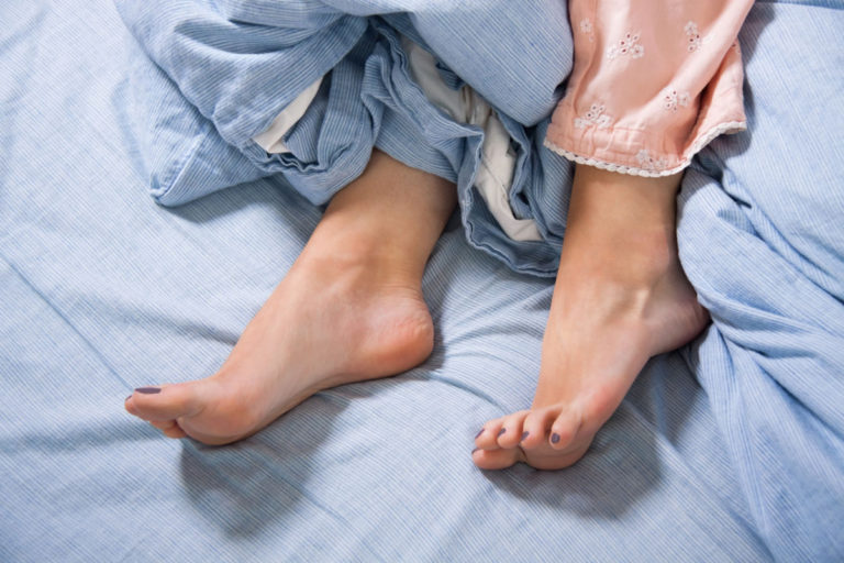 Le syndrome des jambes sans repos (SJSR) est un trouble qui impacte la qualité de vie, peut-il être soigné avec le cannabis médical ?